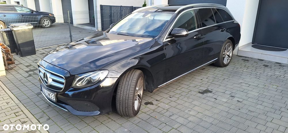 Mercedes-Benz Klasa E 220 d 4Matic T 9G-TRONIC Exclusive - 19