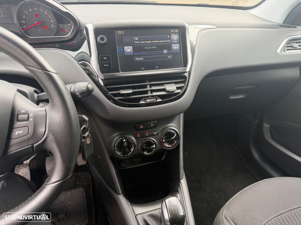 Peugeot 208 1.2 PureTech Style - 7