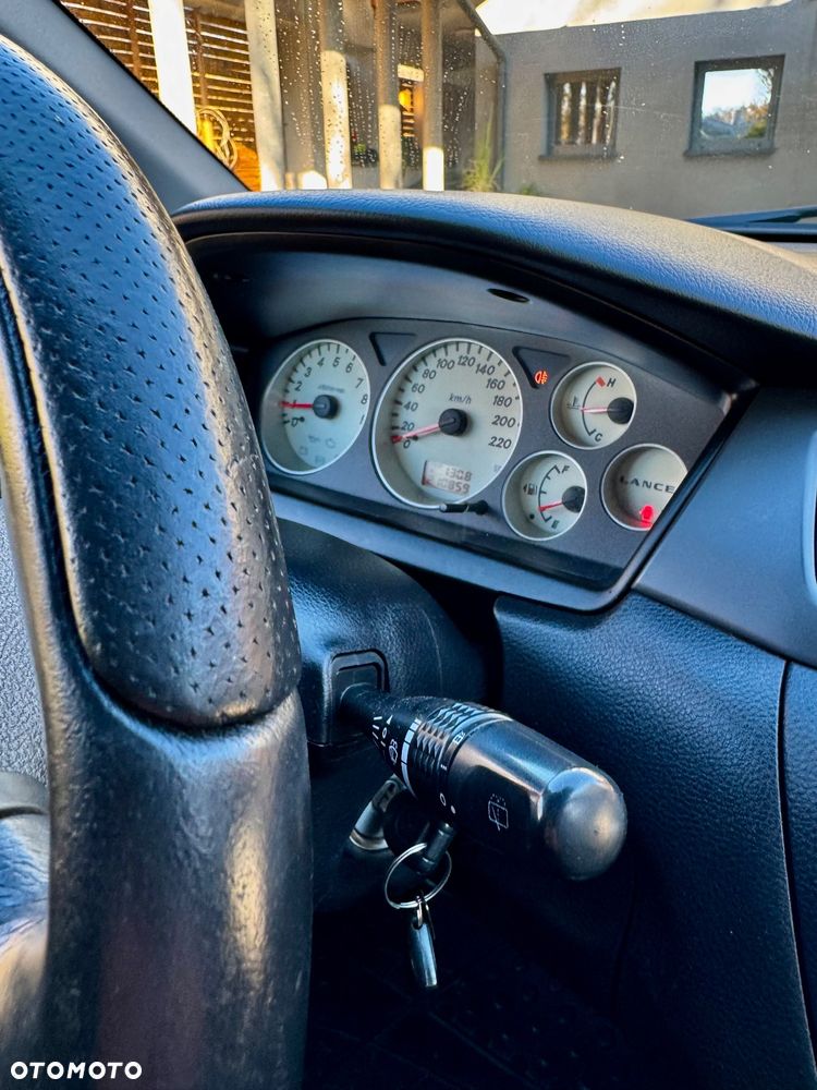 Mitsubishi Lancer Kombi 2.0 Comfort - 18