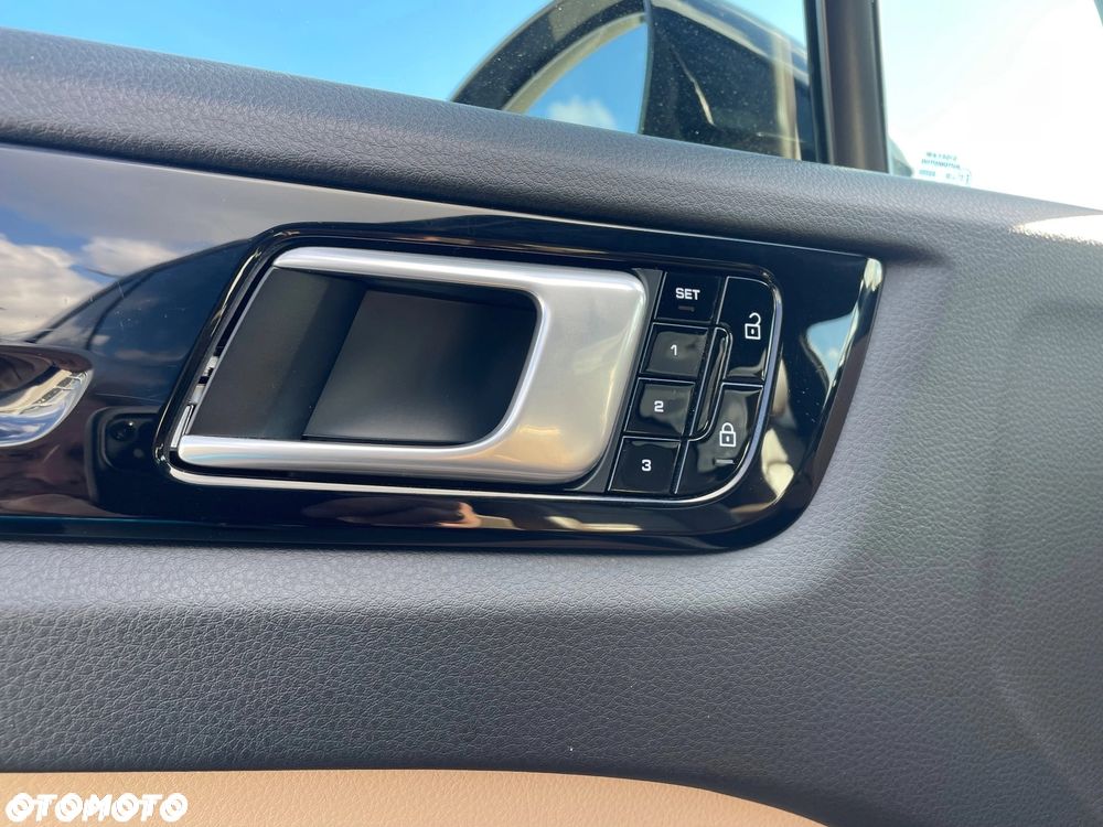 Porsche Cayenne Platinum Edition - 36