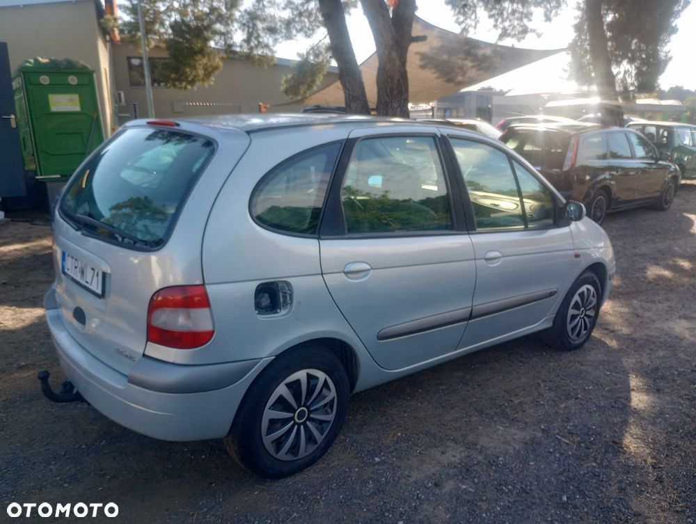 Renault Scenic - 8