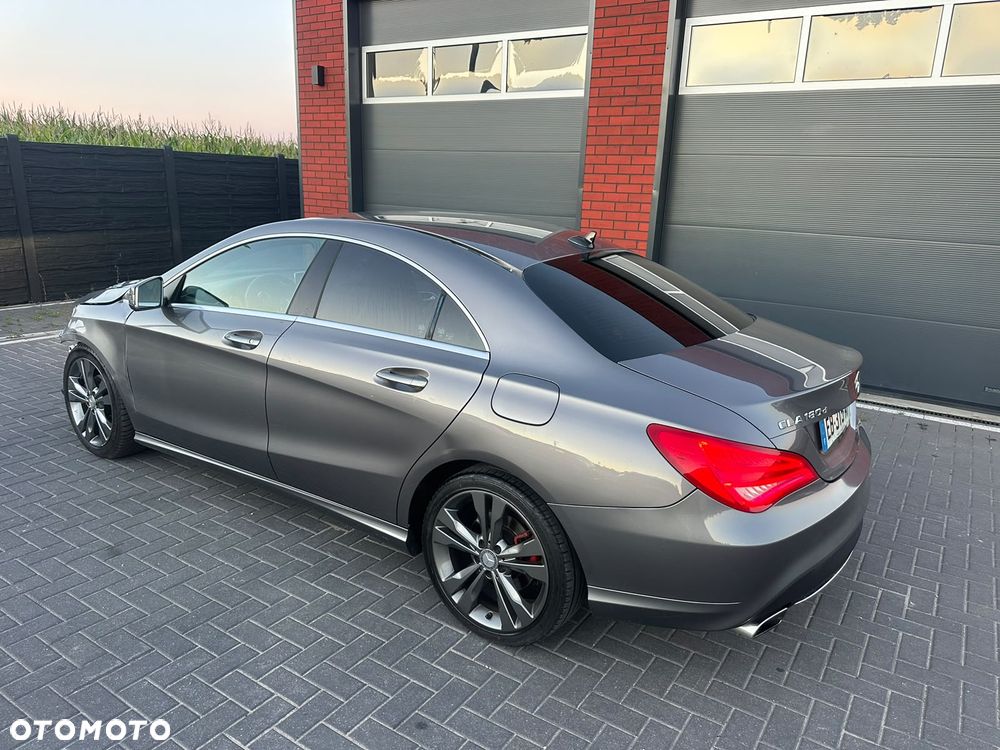 Mercedes-Benz CLA 180 d - 38