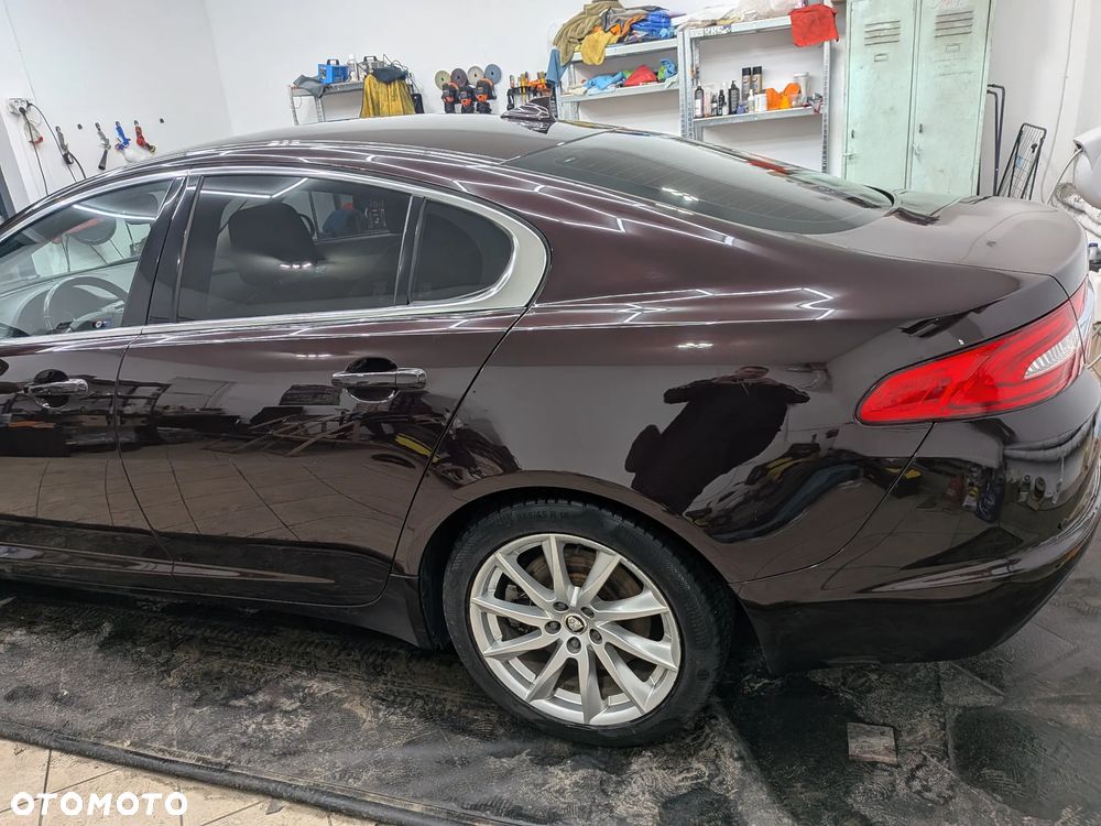 Jaguar XF 2.2 D Portfolio - 12