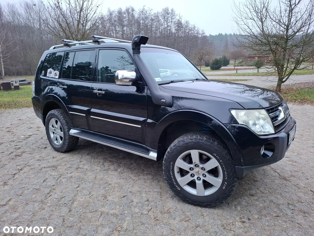 Mitsubishi Pajero - 12