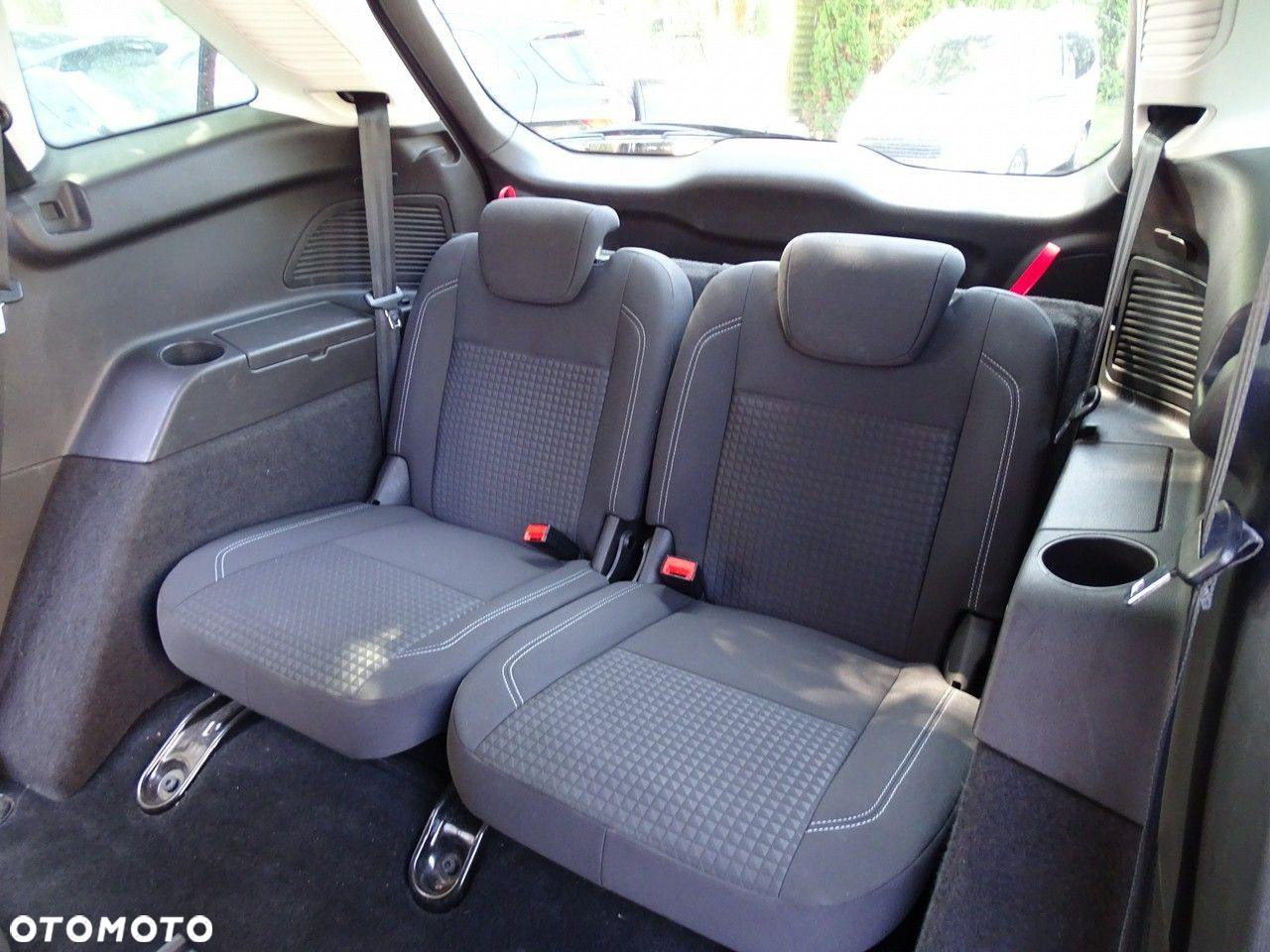 Ford Grand C-MAX - 27
