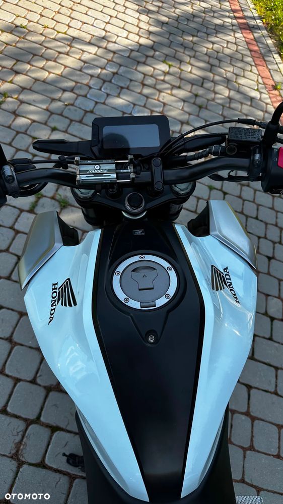 Honda CB - 10
