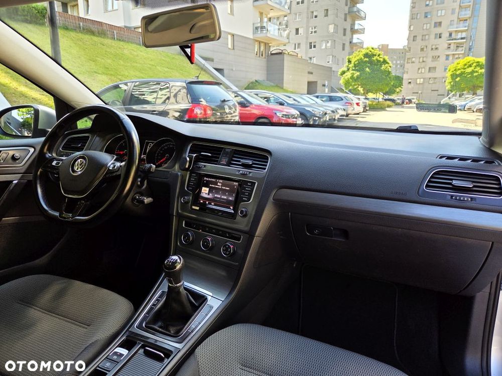 Volkswagen Golf 1.6 TDI BMT Comfortline - 23