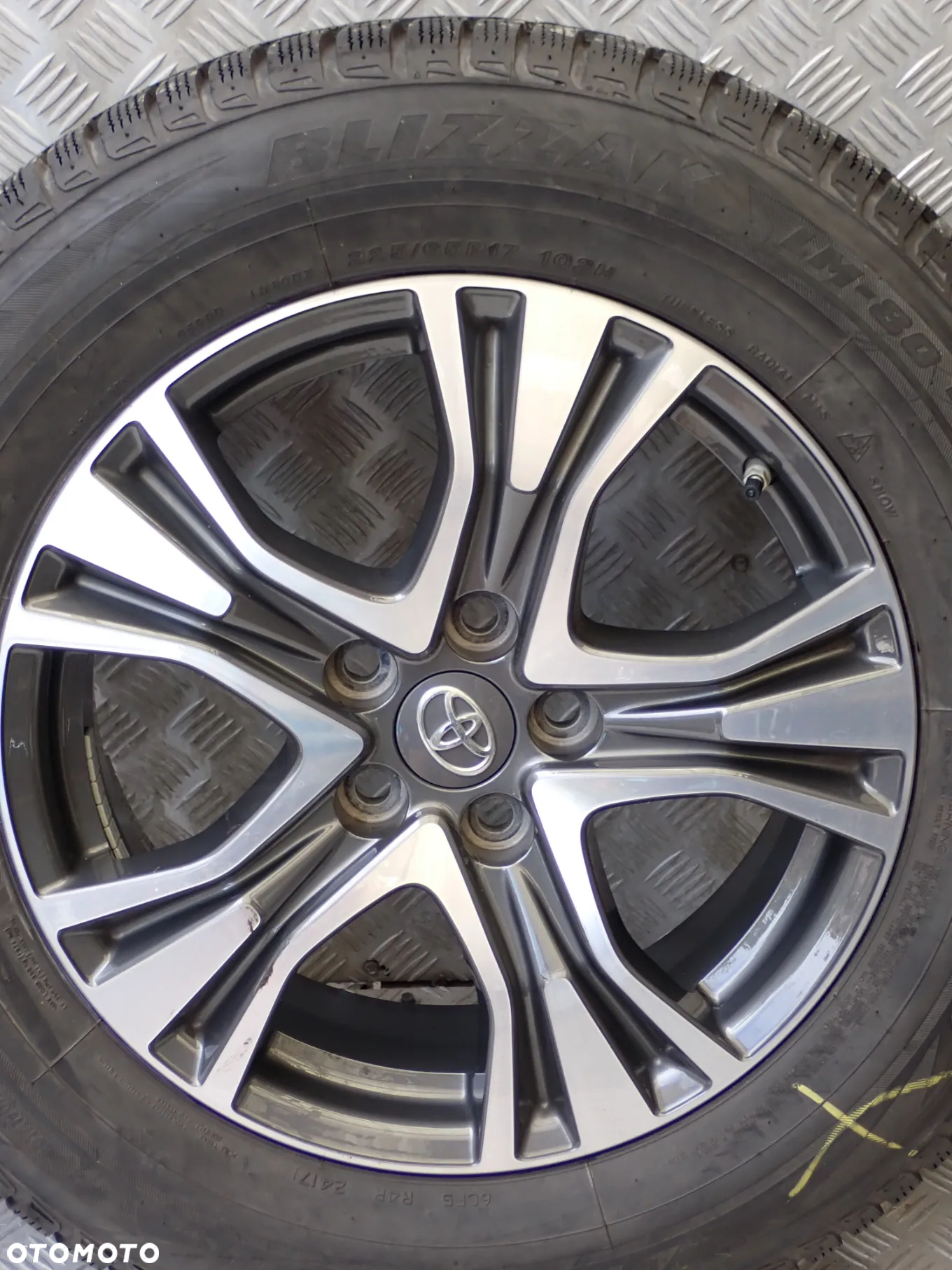 KOŁA FELGI ALUMINIOWE TOYOTA 7JX17  ET 30  5X114,3  PZ49M-X0670-Z  Z OPONAMI ZIMA 225/65/17  2900 ZŁ - 6
