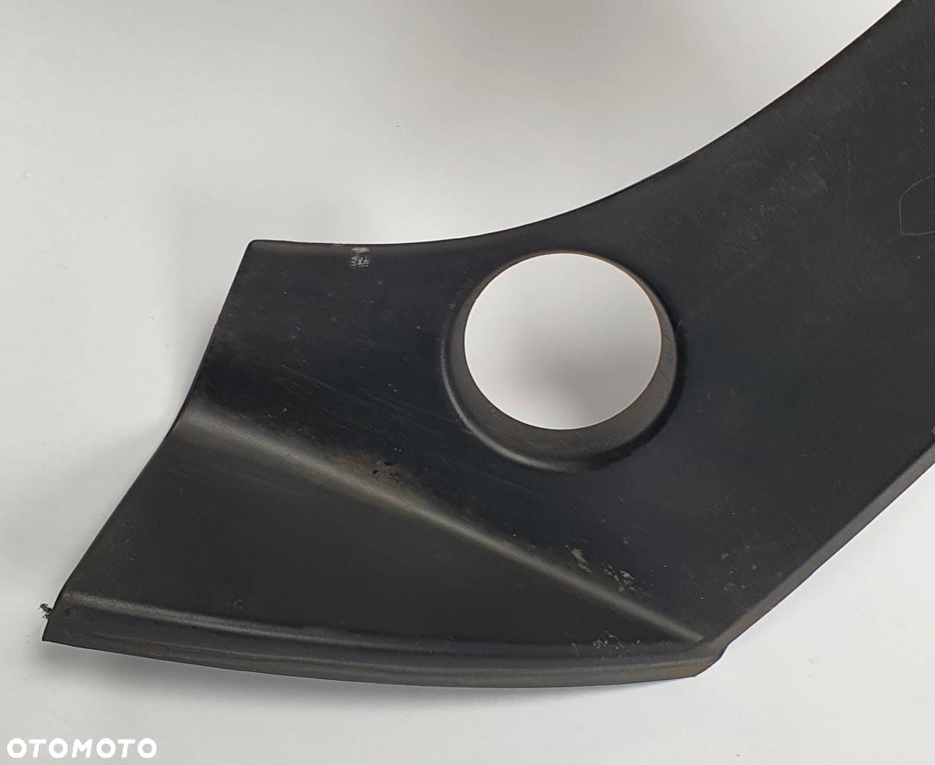 PLASTIK OSŁONA LAMPY LEWY TYŁ AUDI TT 8N 8N0807533 - 2