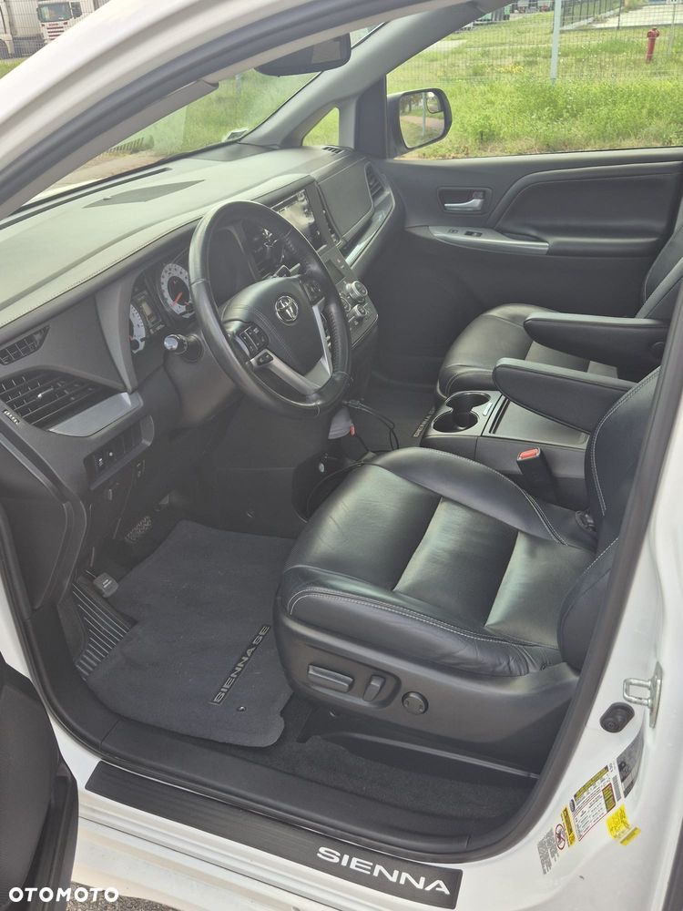 Toyota Sienna 3.5 V6 SE - 8