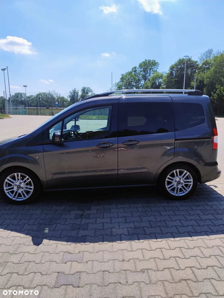 Ford Tourneo Courier 1.5 TDCi Titanium - 4