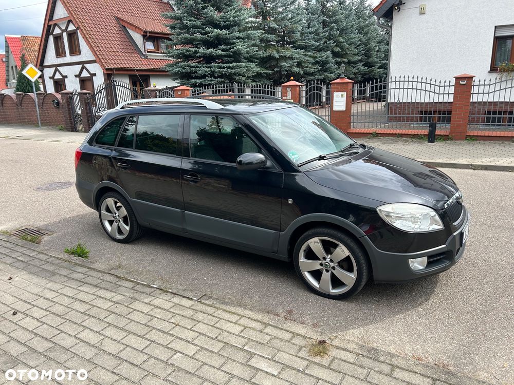 Skoda Fabia 1.6 16V Scout - 13
