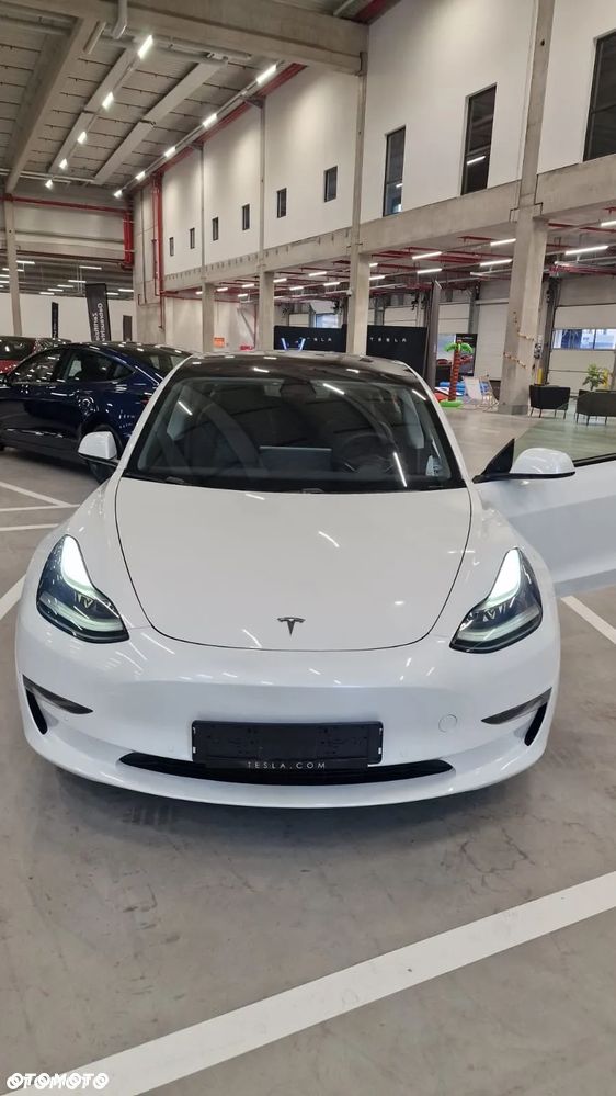 Tesla Model 3 - 6