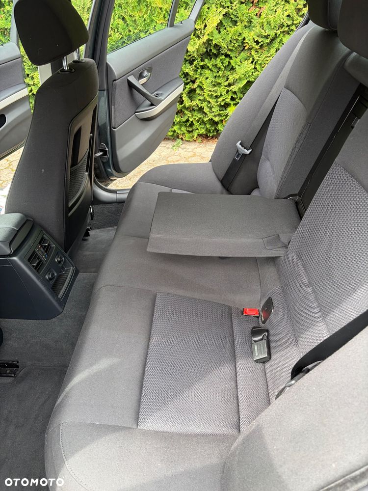BMW Seria 3 318i - 16
