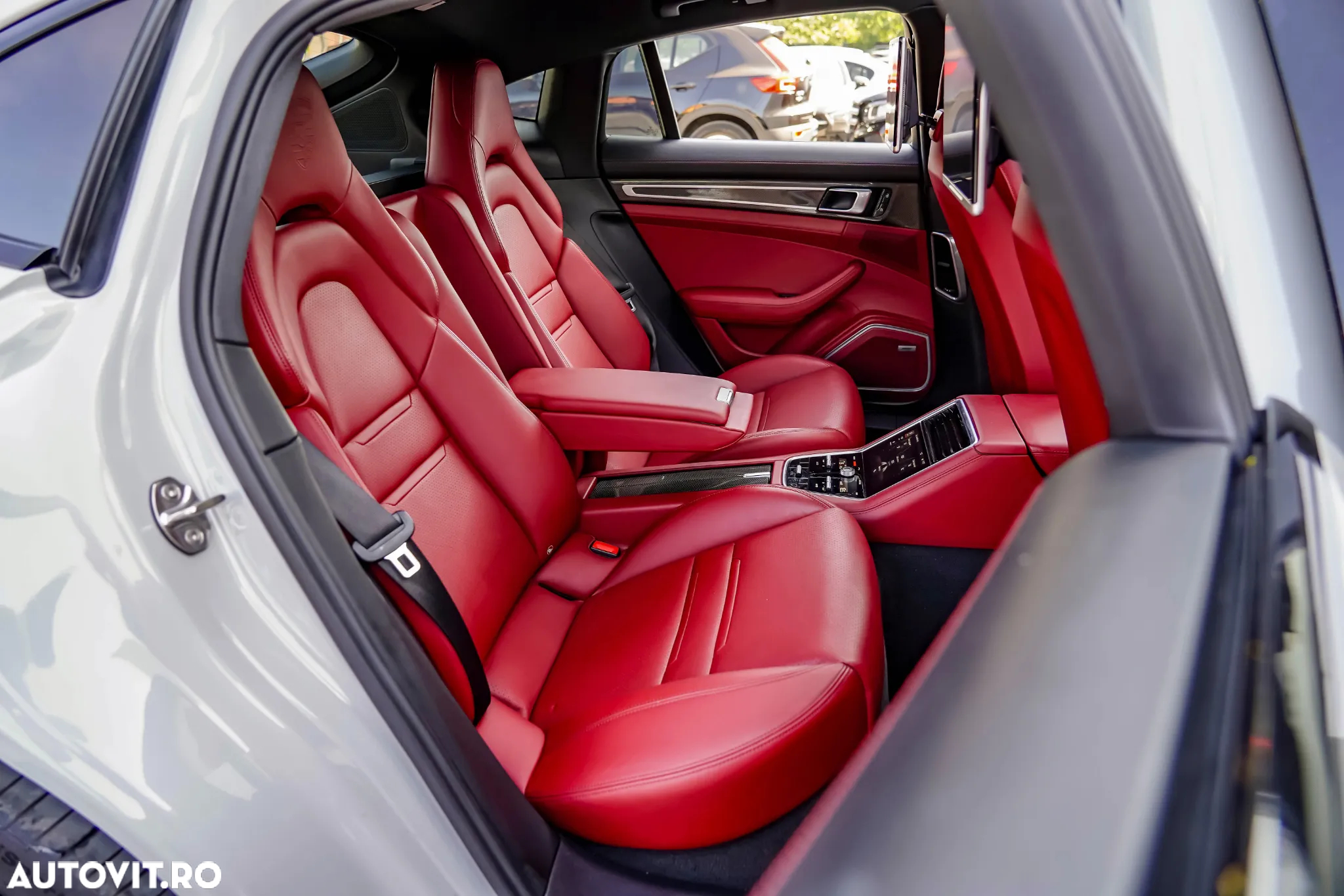 Porsche Panamera 4 E-Hybrid - 28
