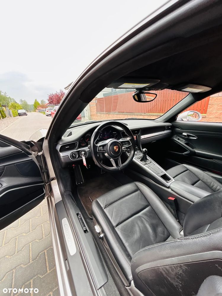 Porsche 911 Carrera - 9
