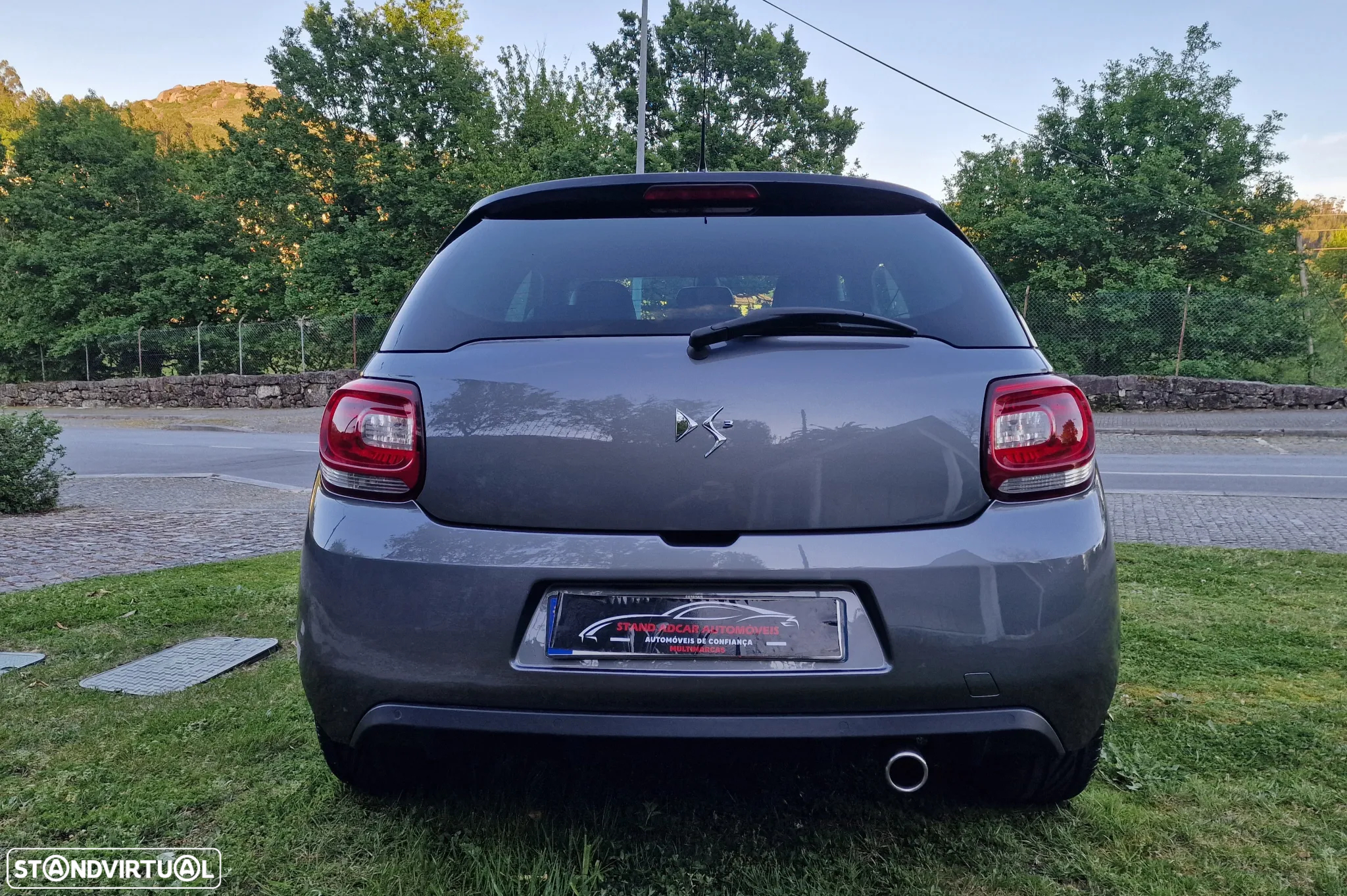 Citroën DS3 1.6 HDi Airdream So Chic - 3