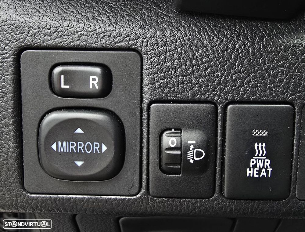 Toyota Auris 1.4 D-4D - 11