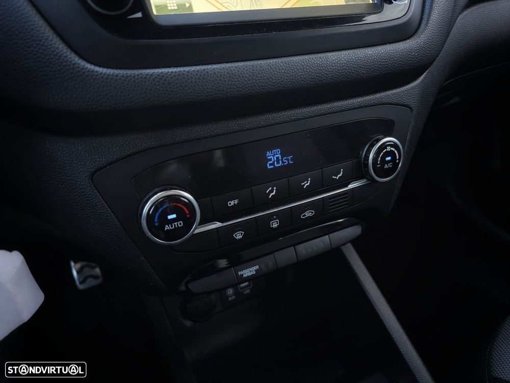 Hyundai i20 Active 1.4 CRDi Comfort Navi - 20