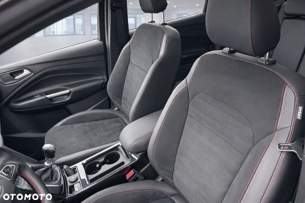 Ford Kuga 1.5 EcoBoost 2x4 ST-Line - 10