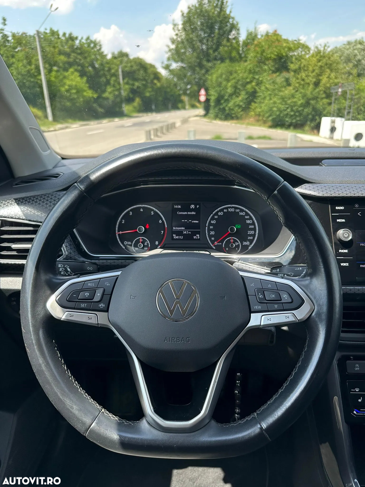 Volkswagen T-Cross - 23