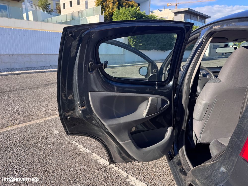 Peugeot 107 1.0 Trendy 2 Tronic - 12