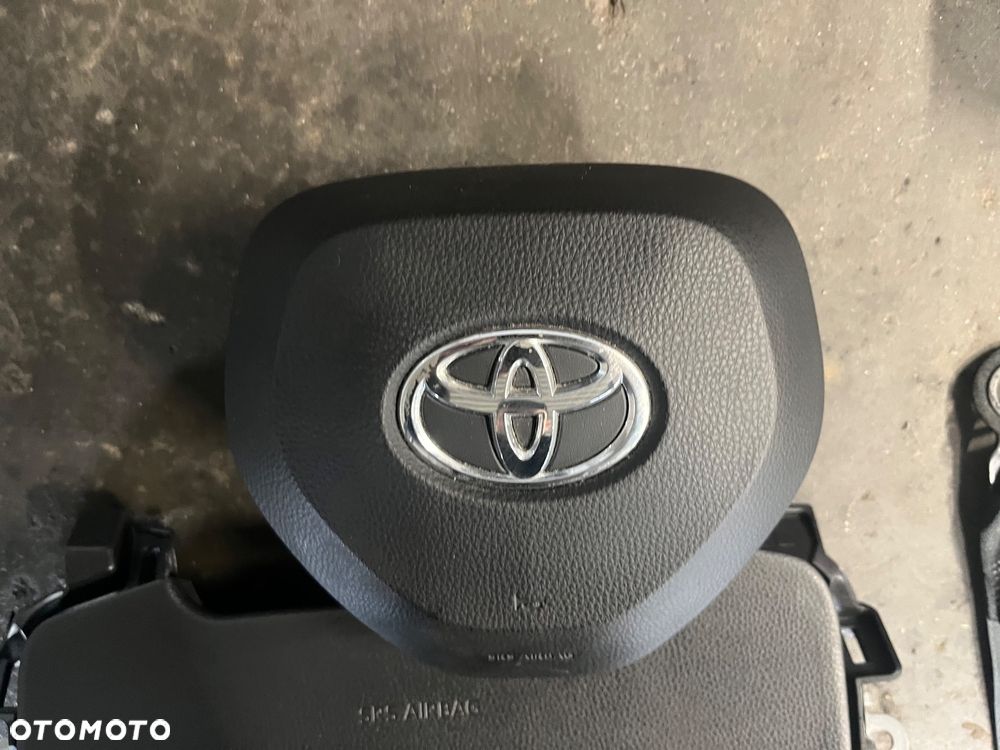 Konsola deska airbag oryginał Toyota Corolla E21 - 6