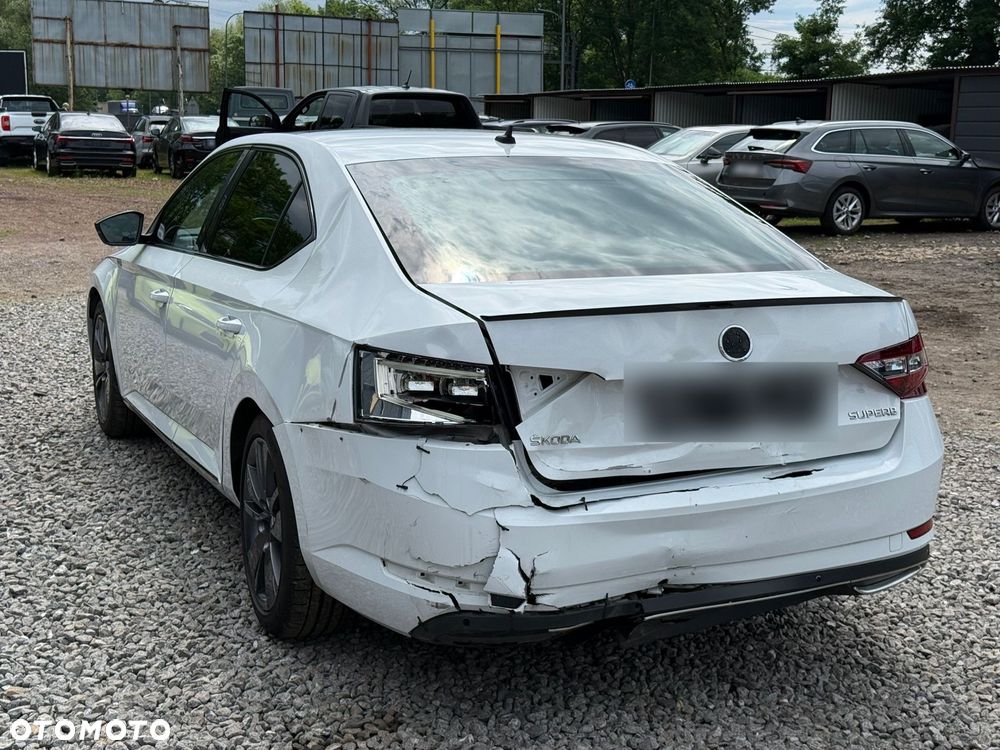 Skoda Superb 2.0 TDI Sportline DSG - 10