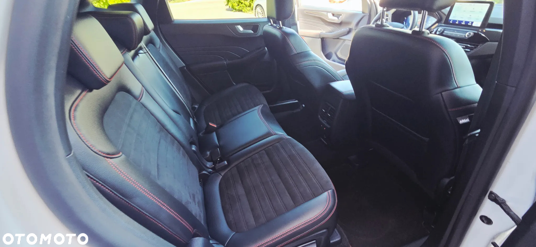 Ford Kuga - 37