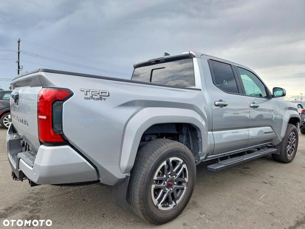 Toyota Tacoma - 3