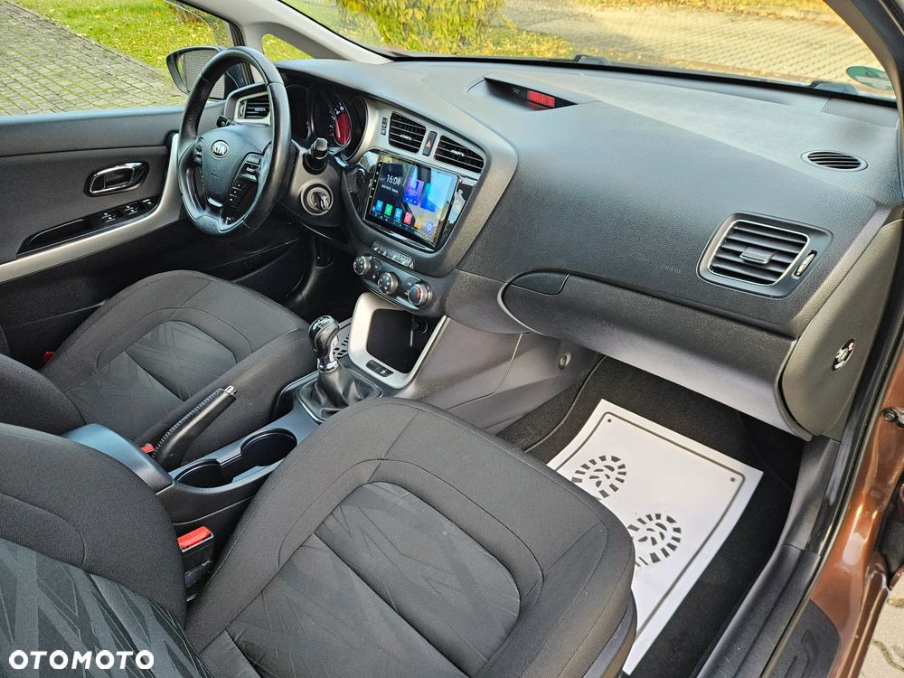 Kia Ceed 1.6 GDI Fifa World Cup Edition - 6