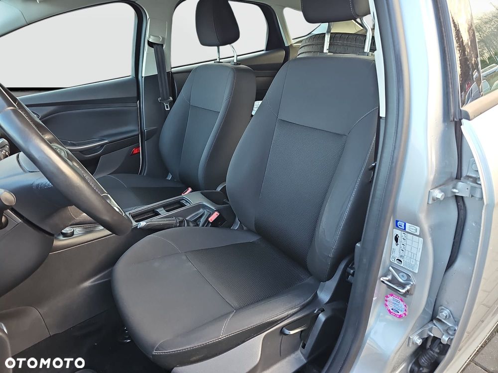 Ford Focus 1.6 Trend - 12