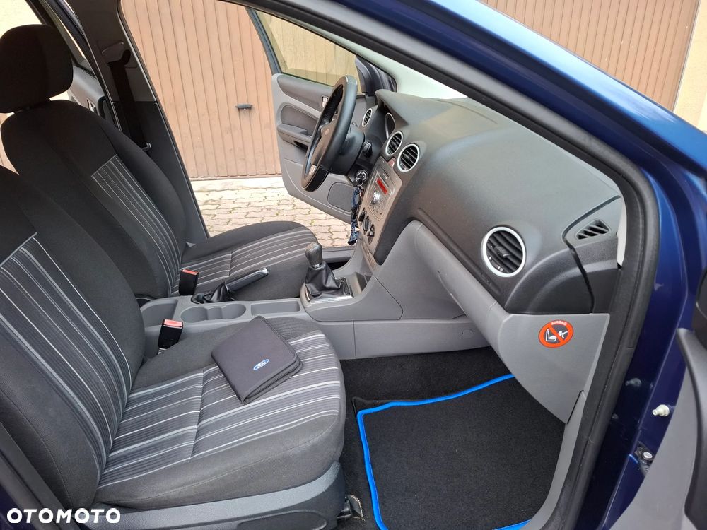 Ford Focus 1.6 Gold X - 33