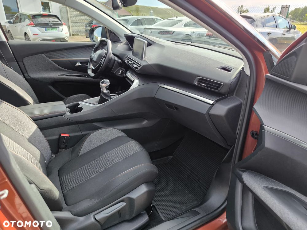 Peugeot 3008 1.6 BlueHDi Style S&S - 10
