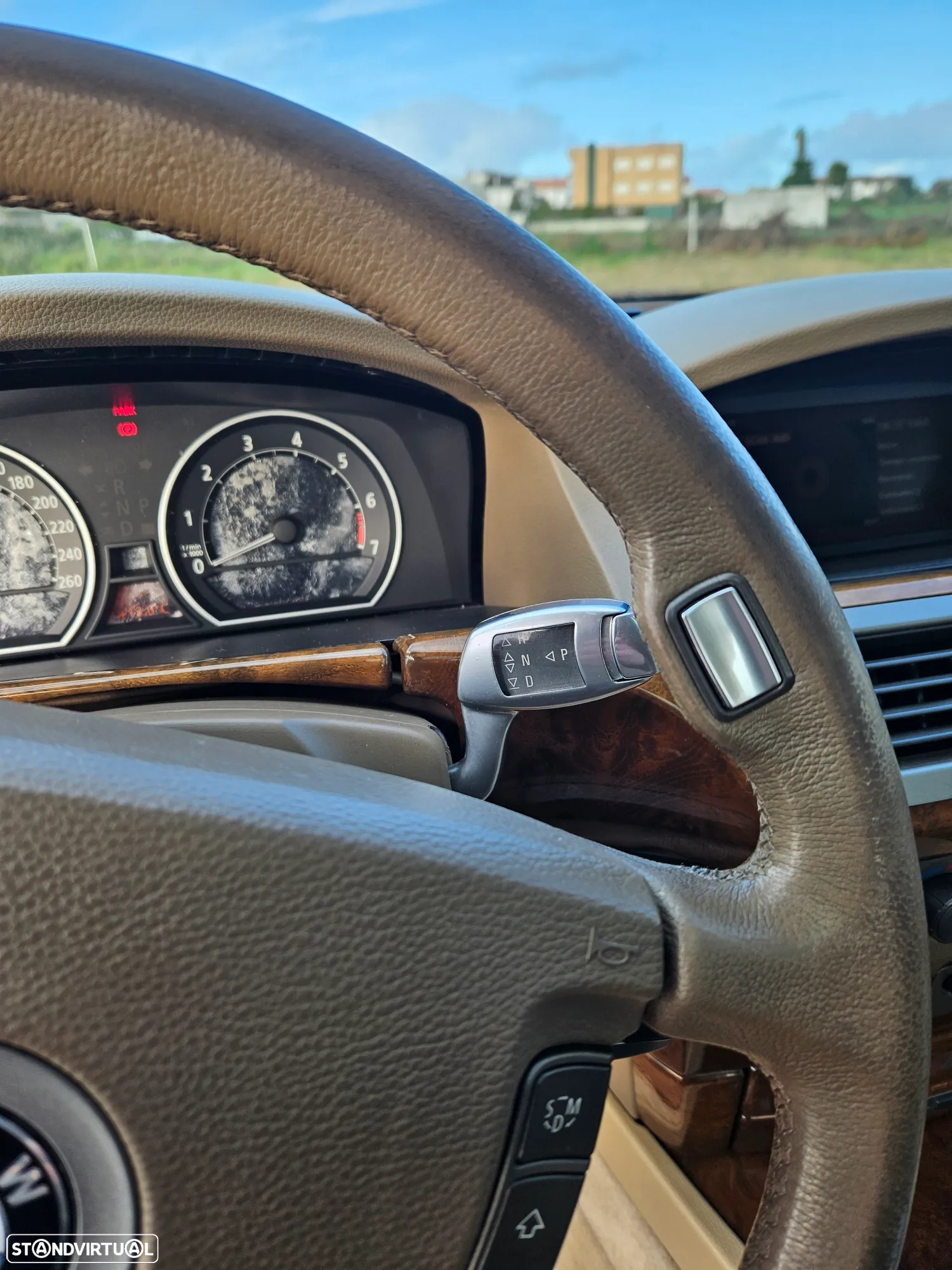 BMW 745 iA - 15