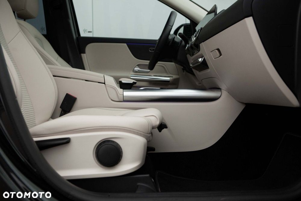 Mercedes-Benz GLA 200 mHEV Progressive 7G-DCT - 29