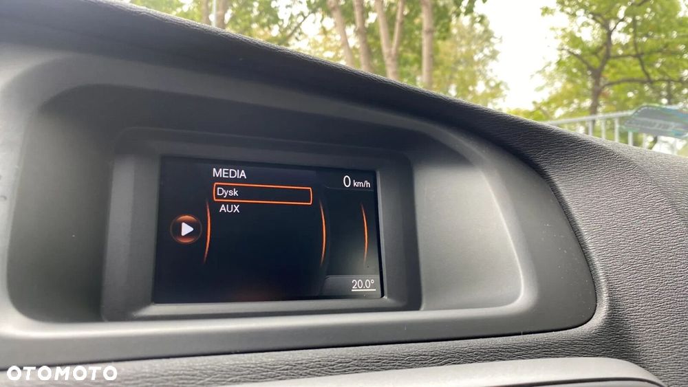 Volvo V40 - 24