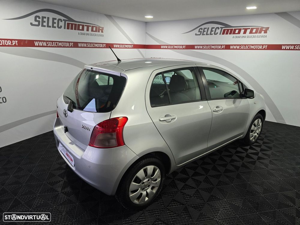 Toyota Yaris 1.0 VVT-i AC - 4