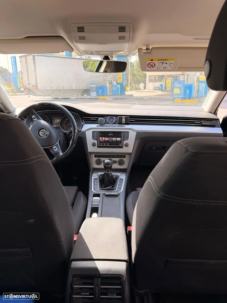 VW Passat Variant 1.6 TDI Trendline - 11