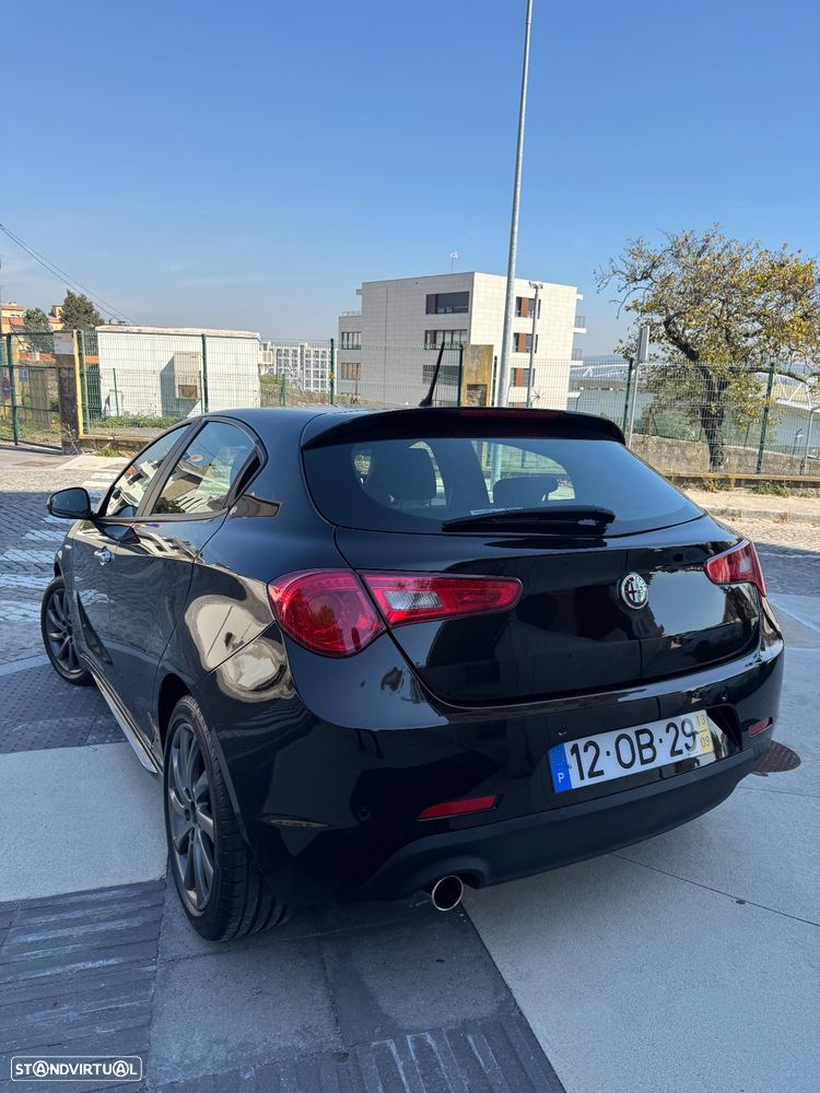 Alfa Romeo Giulietta 1.6 JTDm Distinctive - 7