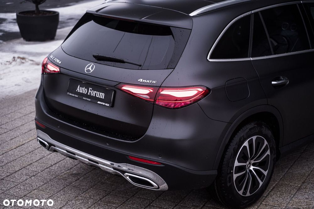 Mercedes-Benz GLC - 11