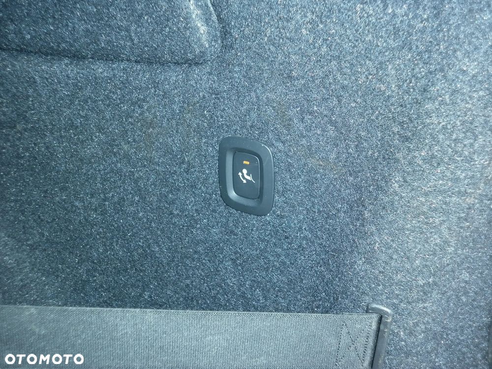 Volvo XC 40 D3 AWD Geartronic Momentum Pro - 11