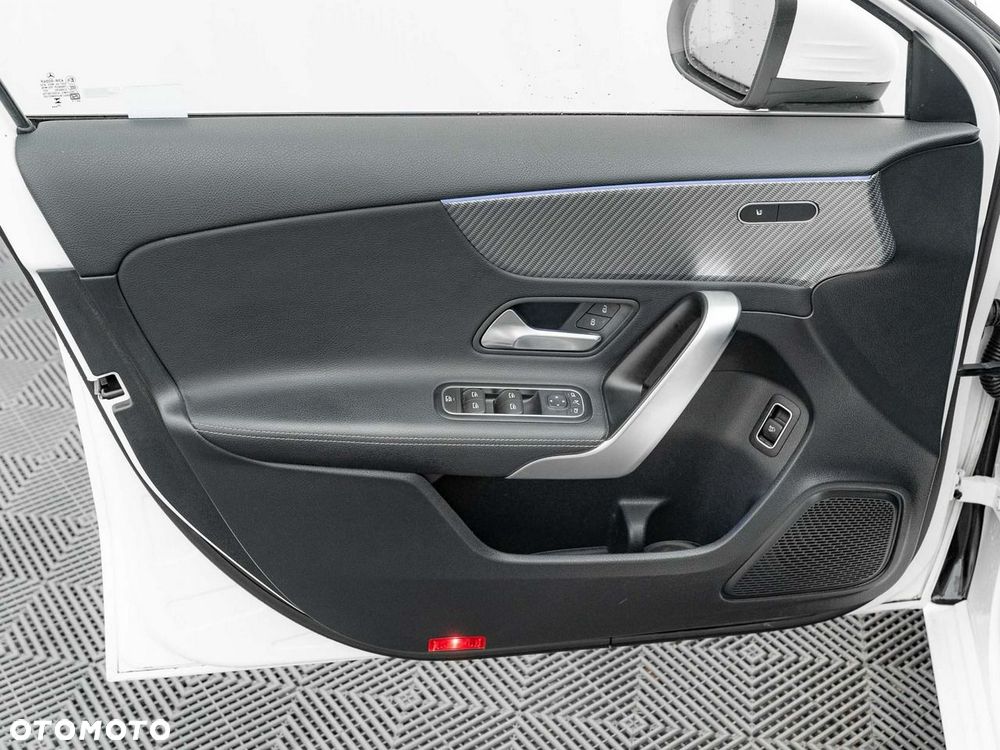Mercedes-Benz Klasa A 200 d 4-Matic Progressive 8G-DCT - 11