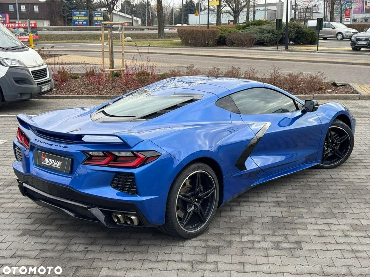 Chevrolet Corvette - 8