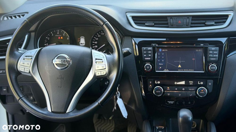 Nissan Qashqai 1.2 DIG-T Xtronic ACENTA - 28