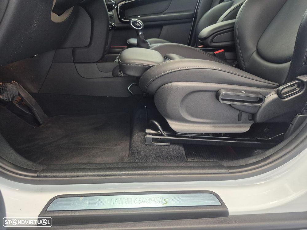 MINI Countryman Cooper SE ALL4 Auto - 12