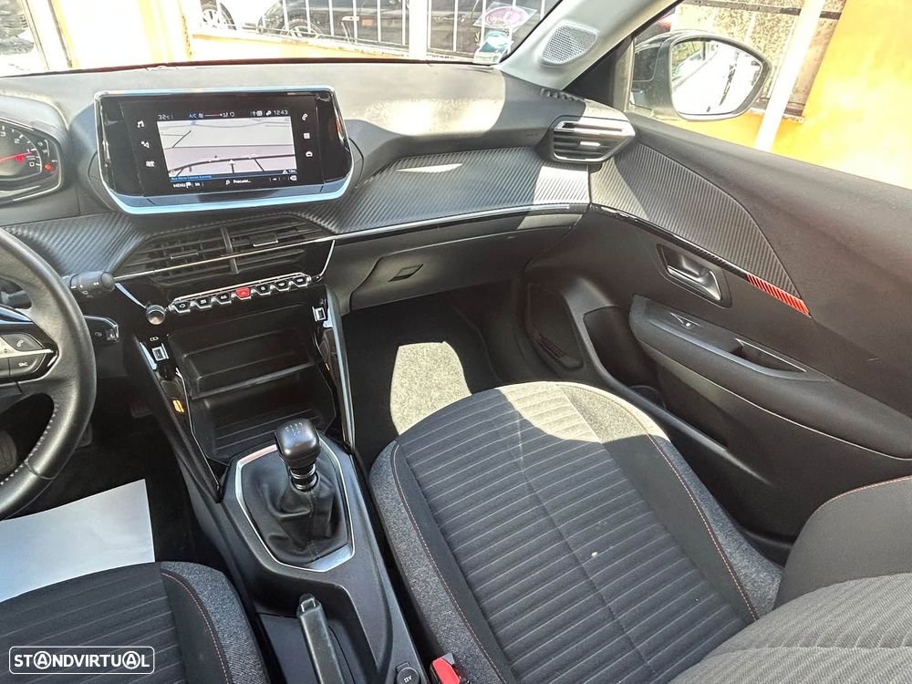 Peugeot 208 1.2 PureTech GT Line - 25