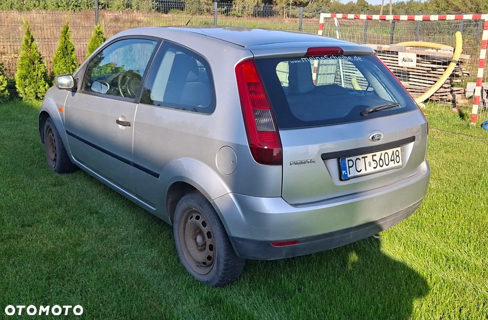 Ford Fiesta 2004 photo 4