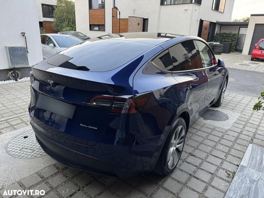 Tesla Model Y 2023 photo 4