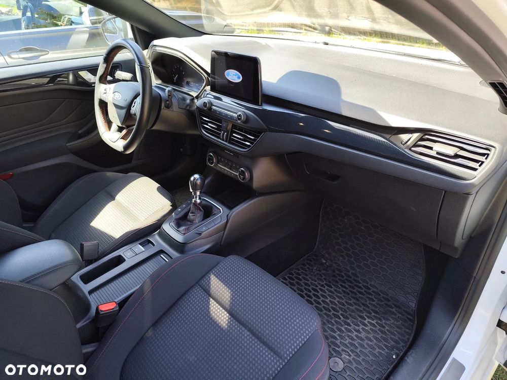 Ford Focus 1.0 EcoBoost Start-Stopp-System ST-LINE STYLE - 25